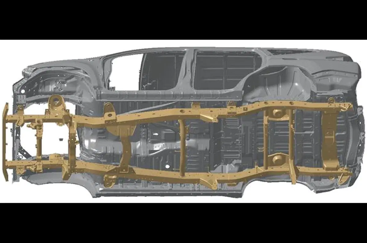 Mitsubishi Pajero Sport: il SUV dei tre diamanti torna a splendere (49)