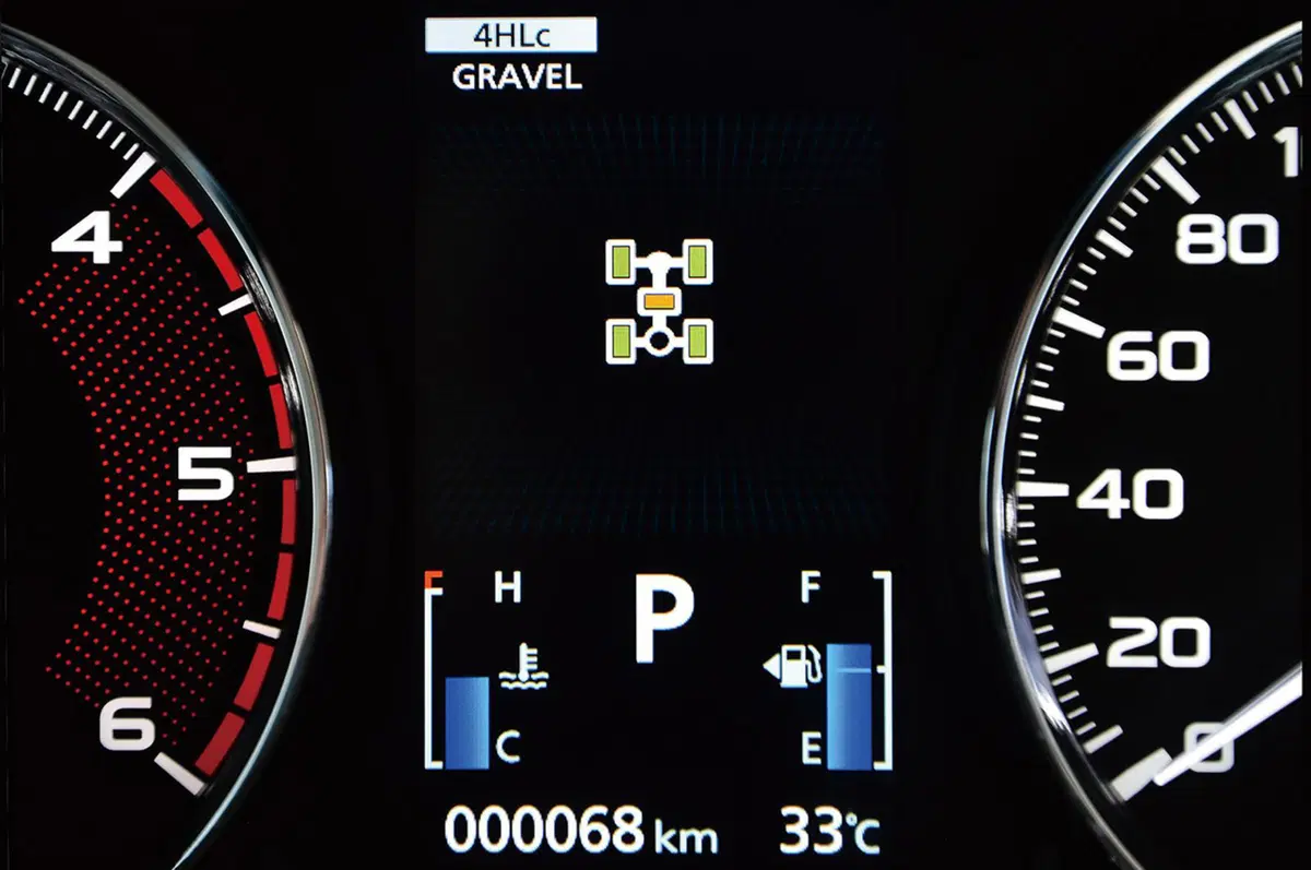 Mitsubishi Pajero Sport: il SUV dei tre diamanti torna a splendere (76)
