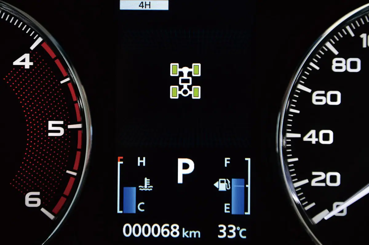 Mitsubishi Pajero Sport: il SUV dei tre diamanti torna a splendere (86)