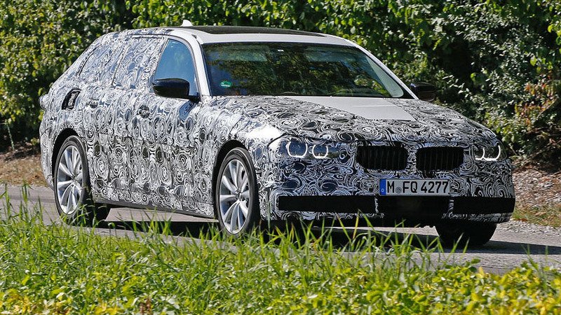 BMW Serie 5 Touring: spiato il prototipo, arriver&agrave; nel 2017