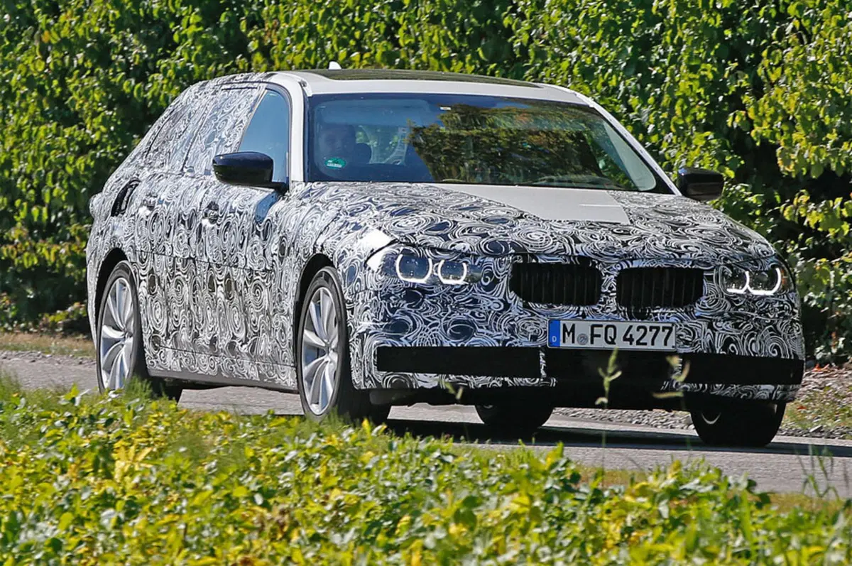 BMW Serie 5 Touring: spiato il prototipo, arriverà nel 2017