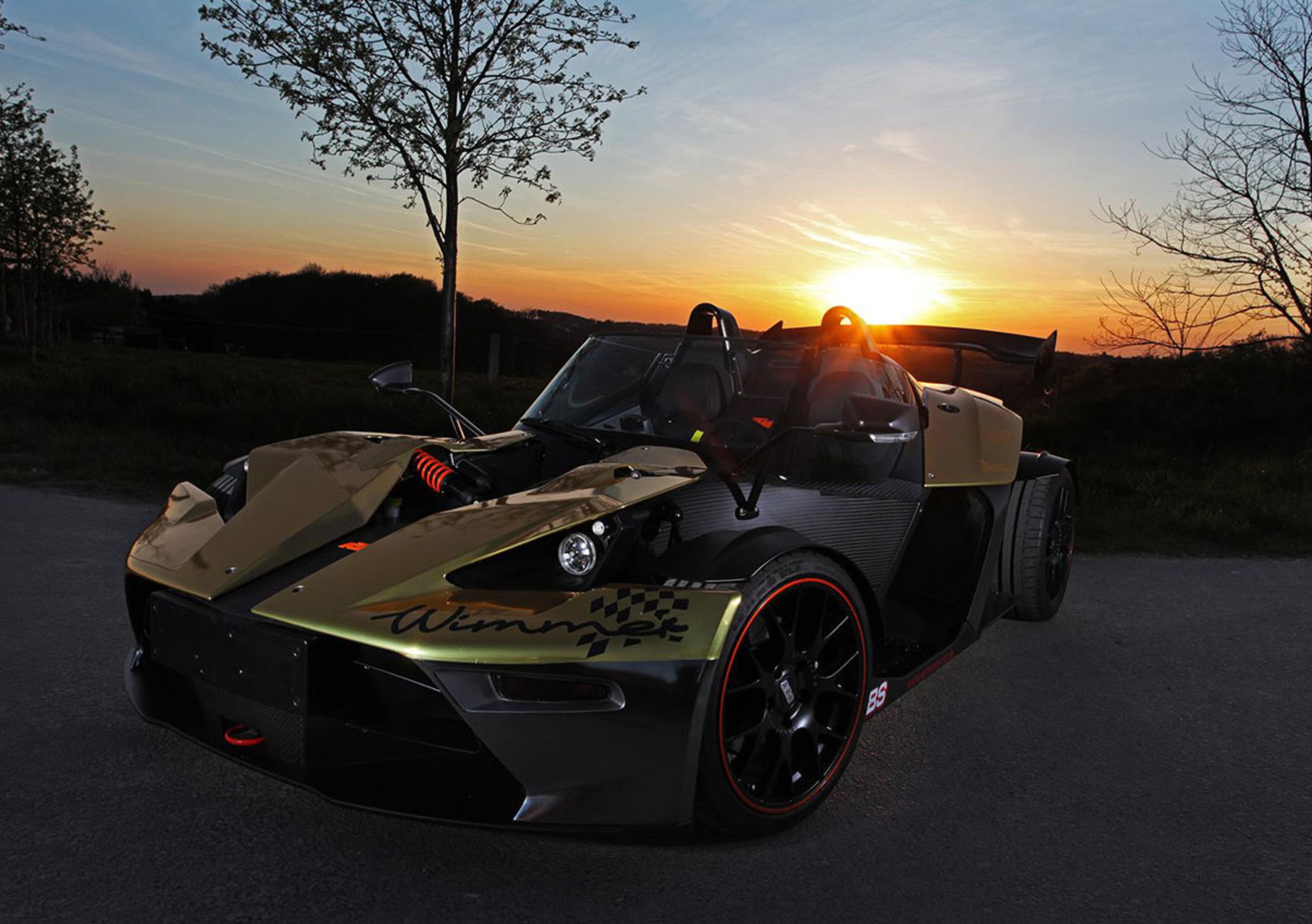 KTM X-BOW GT Dubai Gold Edition by Wimmer: pistaiola luccicante