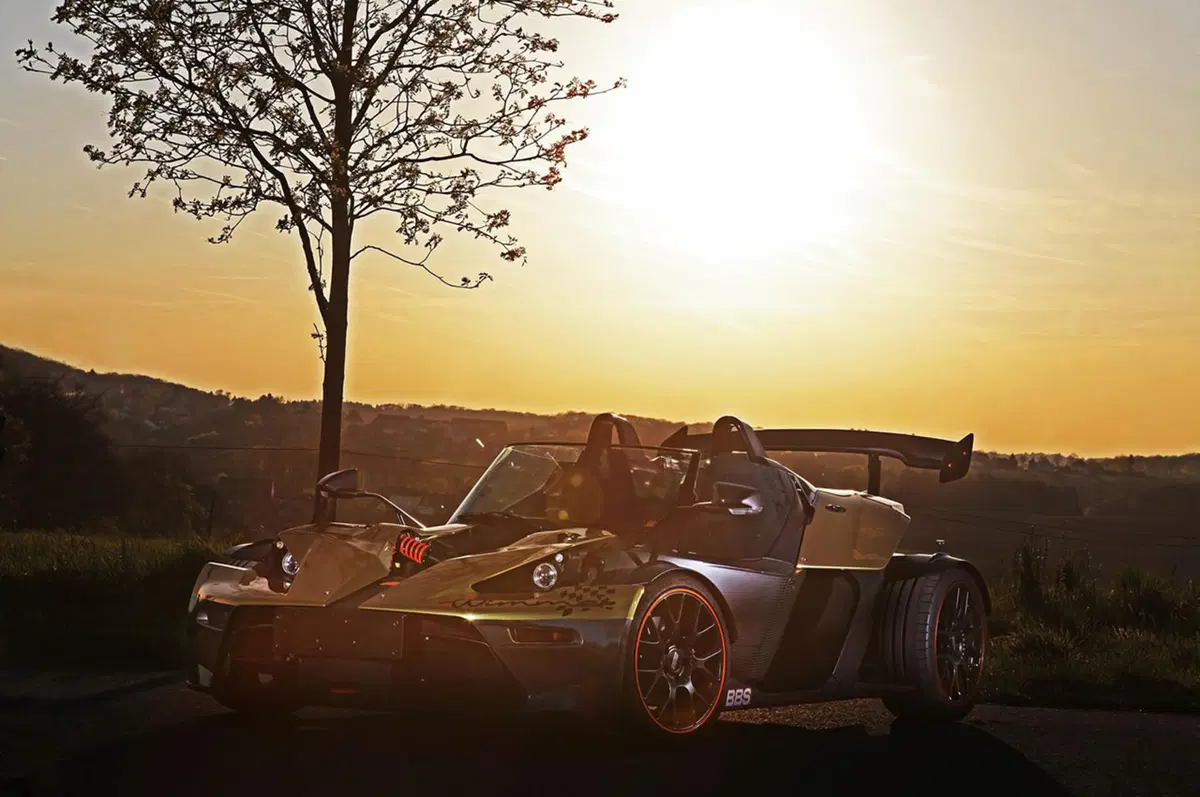 KTM X-BOW GT Dubai Gold Edition by Wimmer: pistaiola luccicante (4)