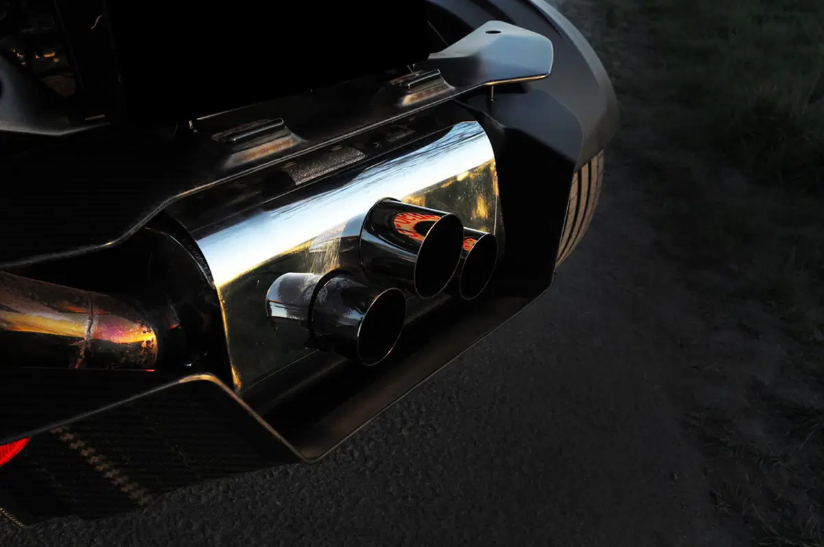 KTM X-BOW GT Dubai Gold Edition by Wimmer: pistaiola luccicante (7)