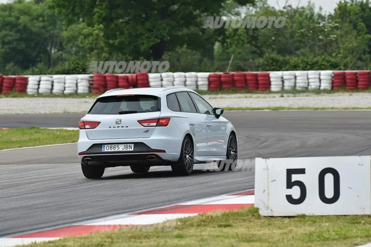 Seat Leon Cupra ST [VIDEO] (9)
