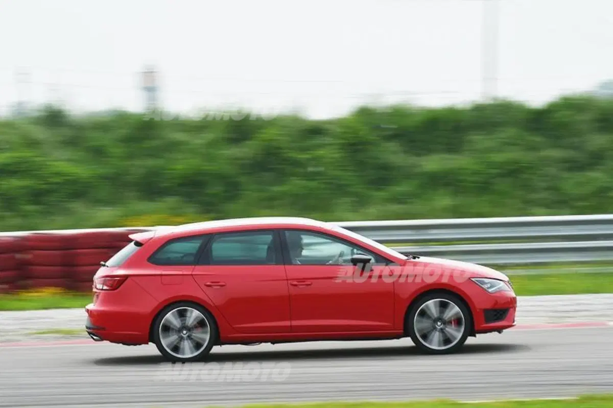 Seat Leon Cupra ST [VIDEO] (19)