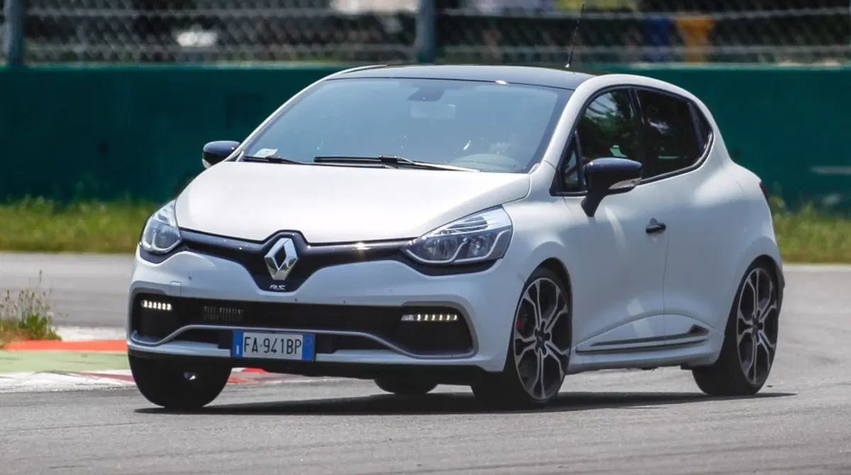 Renault Clio R3T e Clio RS 220 EDC Trophy [VIDEO]