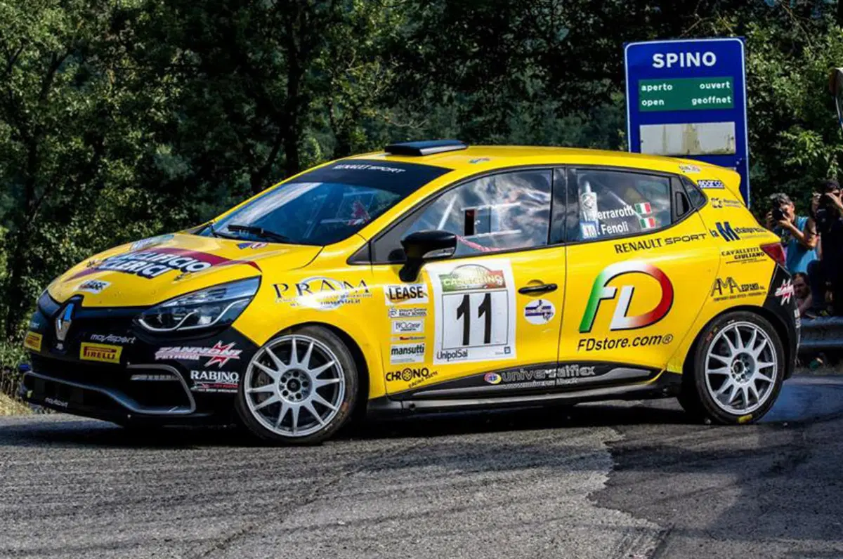 Renault Clio R3T e Clio RS 220 EDC Trophy [VIDEO] (2)