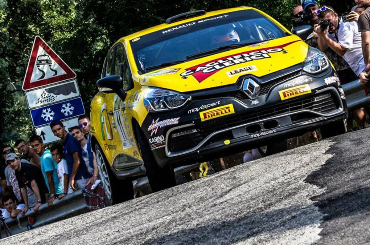 Renault Clio R3T e Clio RS 220 EDC Trophy [VIDEO] (4)