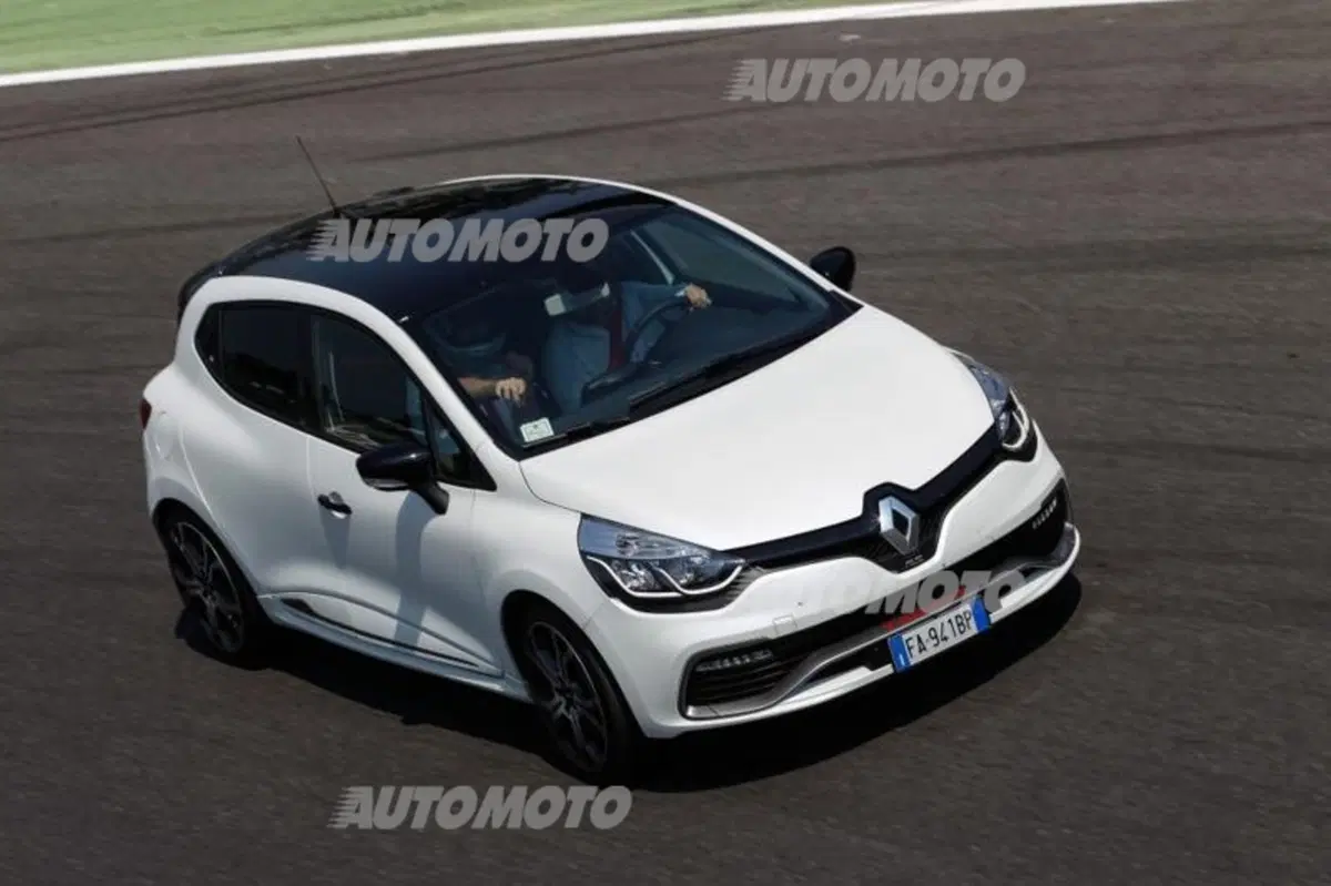Renault Clio R3T e Clio RS 220 EDC Trophy [VIDEO] (5)
