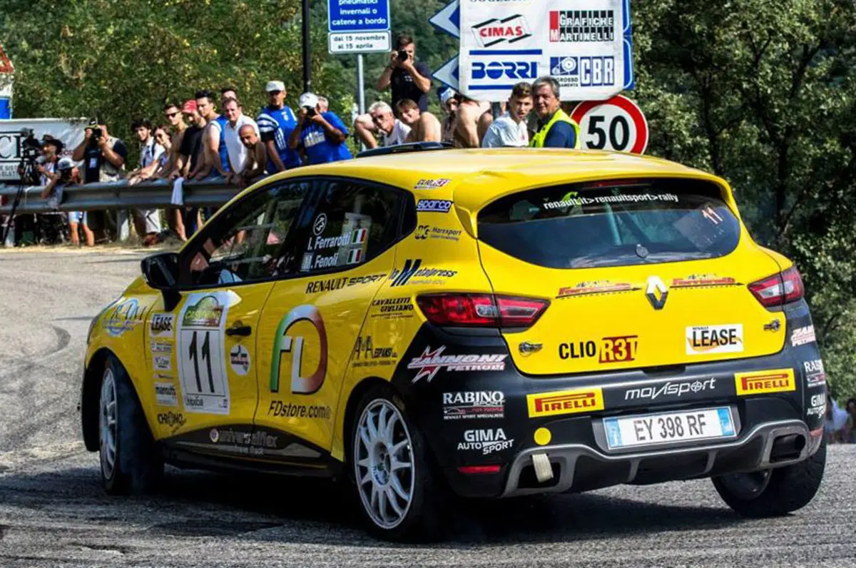 Renault Clio R3T e Clio RS 220 EDC Trophy [VIDEO] (6)