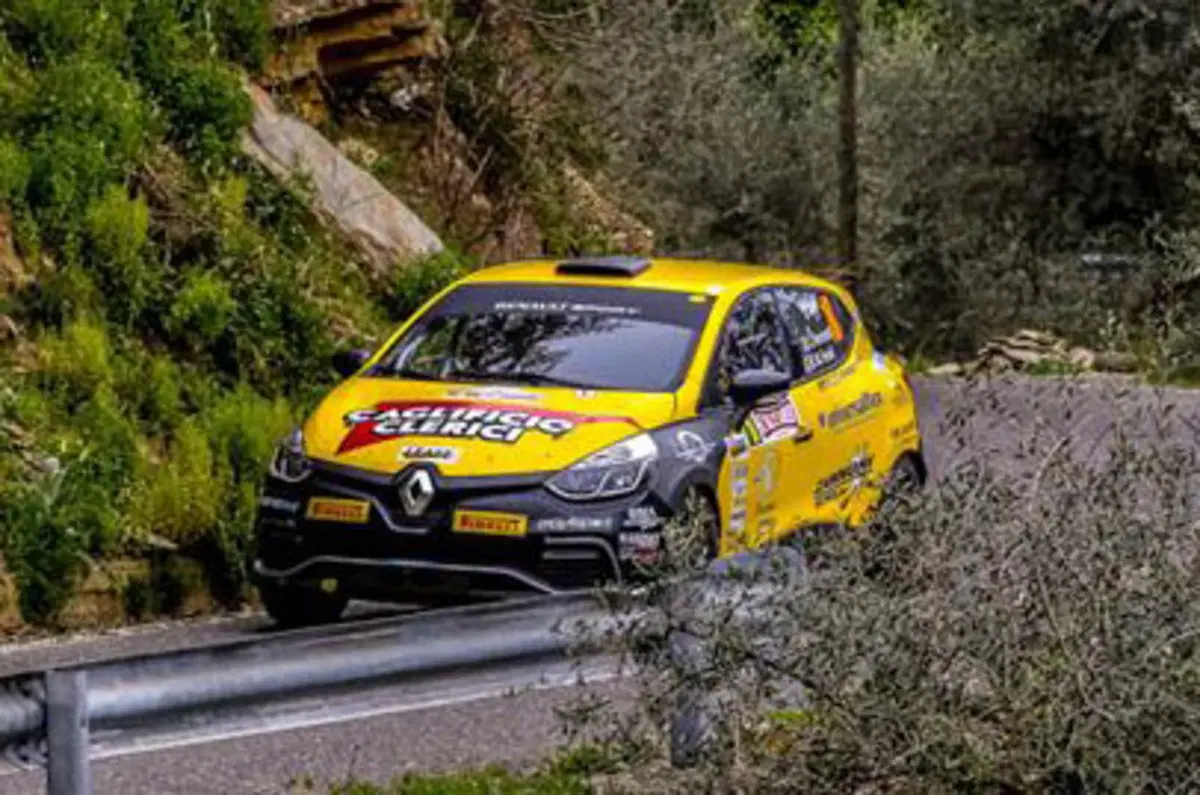 Renault Clio R3T e Clio RS 220 EDC Trophy [VIDEO] (11)