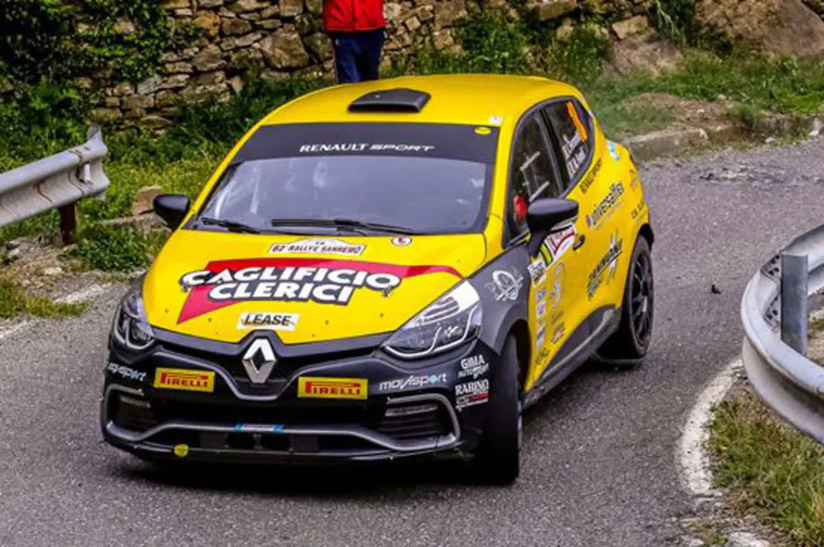 Renault Clio R3T e Clio RS 220 EDC Trophy [VIDEO] (13)