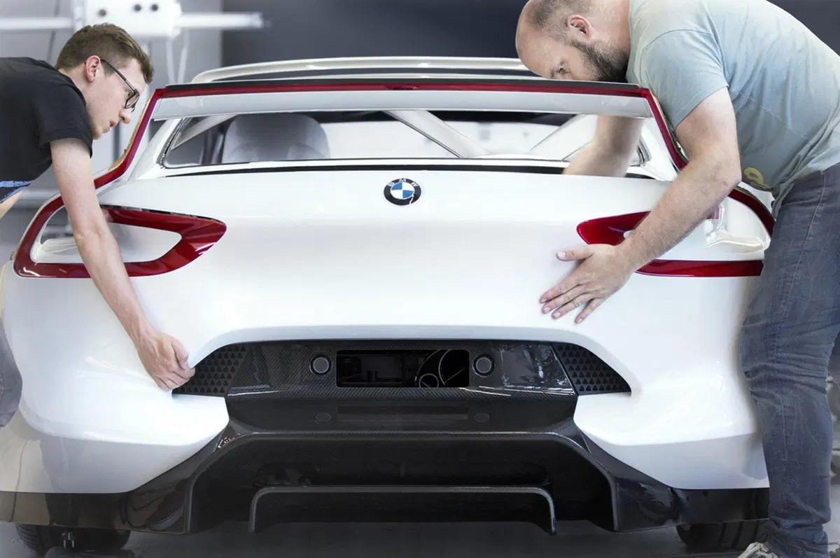 BMW 3.0 CSL Hommage R: abito da corsa per Pebble Beach (5)