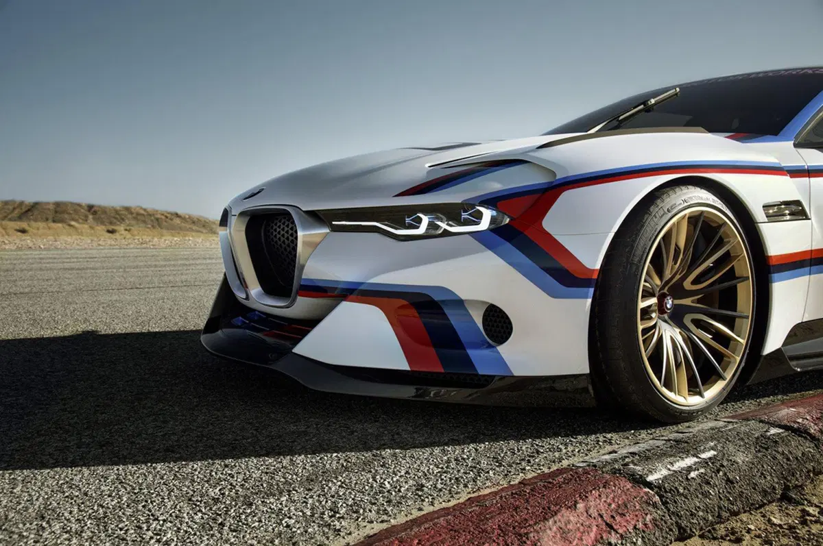 BMW 3.0 CSL Hommage R: abito da corsa per Pebble Beach (7)