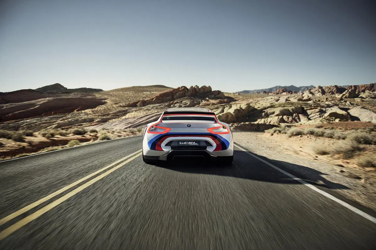 BMW 3.0 CSL Hommage R: abito da corsa per Pebble Beach (8)