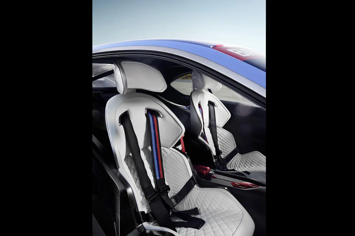 BMW 3.0 CSL Hommage R: abito da corsa per Pebble Beach (13)