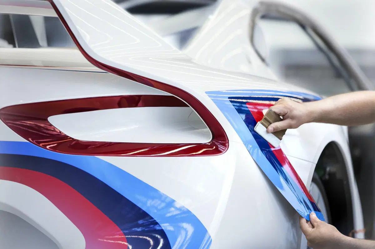 BMW 3.0 CSL Hommage R: abito da corsa per Pebble Beach (16)