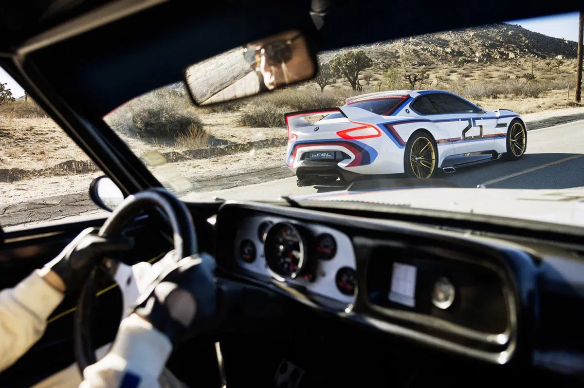 BMW 3.0 CSL Hommage R: abito da corsa per Pebble Beach (19)
