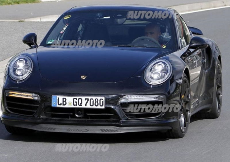 Porsche 911 Turbo S restyling, eccola su strada