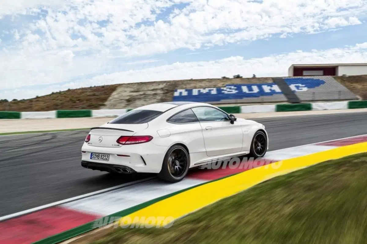 Mercedes AMG C 63 Coupé, estremamente AMG (9)