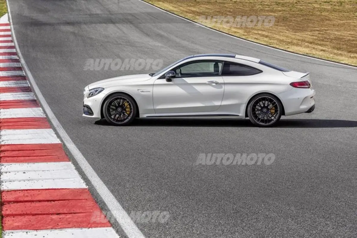 Mercedes AMG C 63 Coupé, estremamente AMG (14)