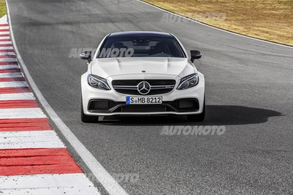 Mercedes AMG C 63 Coupé, estremamente AMG (15)