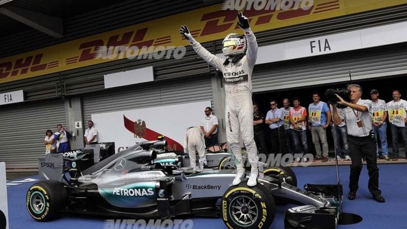 F1, GP Belgio: Hamilton King of Spa. Vettel rischia e si ritira