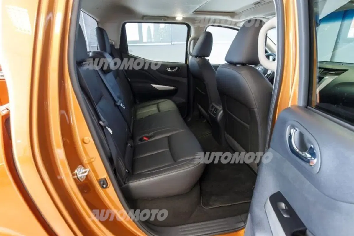 Nissan Navara NP300, ecco il nuovo pick-up giapponese (19)