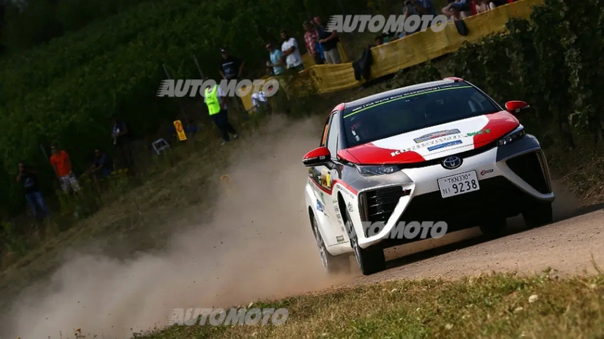 Una Toyota Mirai a idrogeno nel WRC! (3)