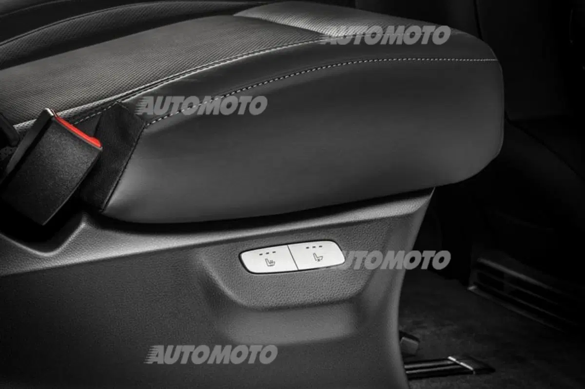 Mercedes Classe V AMG Line: quando il van diventa sportivo (9)