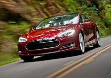 Tesla Model S, è record di autonomia con 728 km [VIDEO]