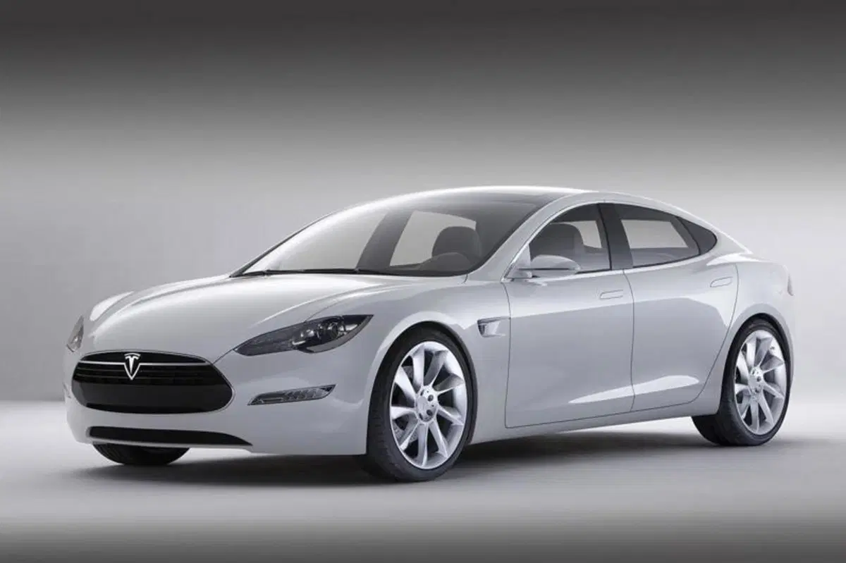 Tesla Model S, è record di autonomia con 728 km [VIDEO]