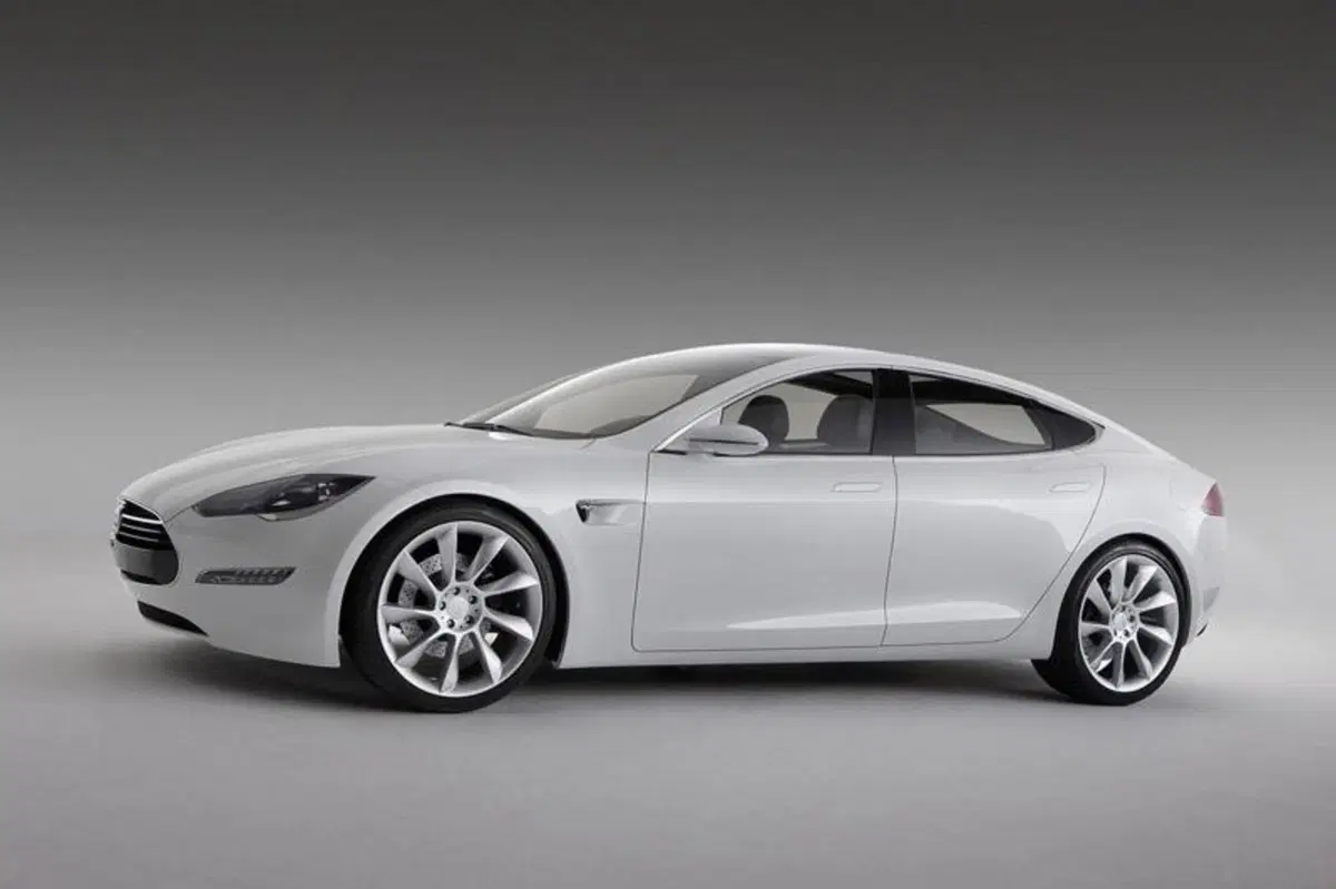 Tesla Model S, è record di autonomia con 728 km [VIDEO] (2)