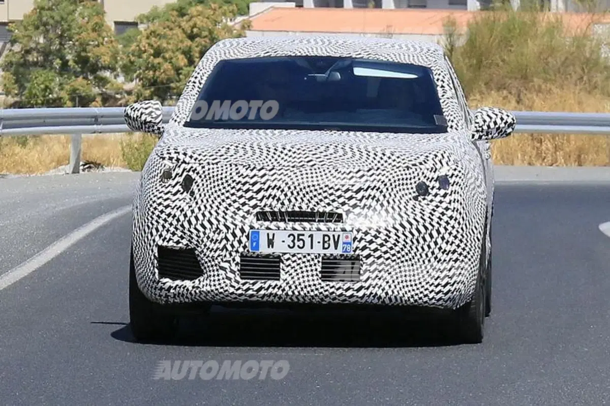 Peugeot 3008, la prossima generazione sarà più SUV