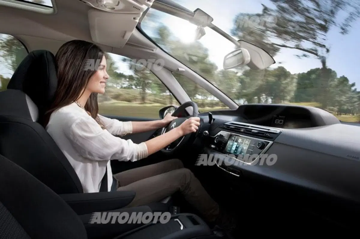 Citroen C4 Picasso 1.6 BlueHDi EAT6 (15)