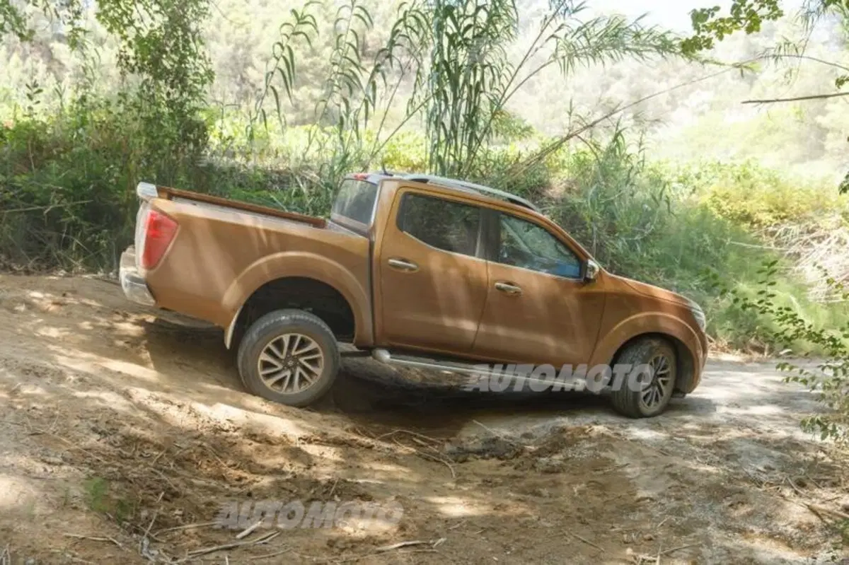 Nissan al Salone di Francoforte 2015 (3)