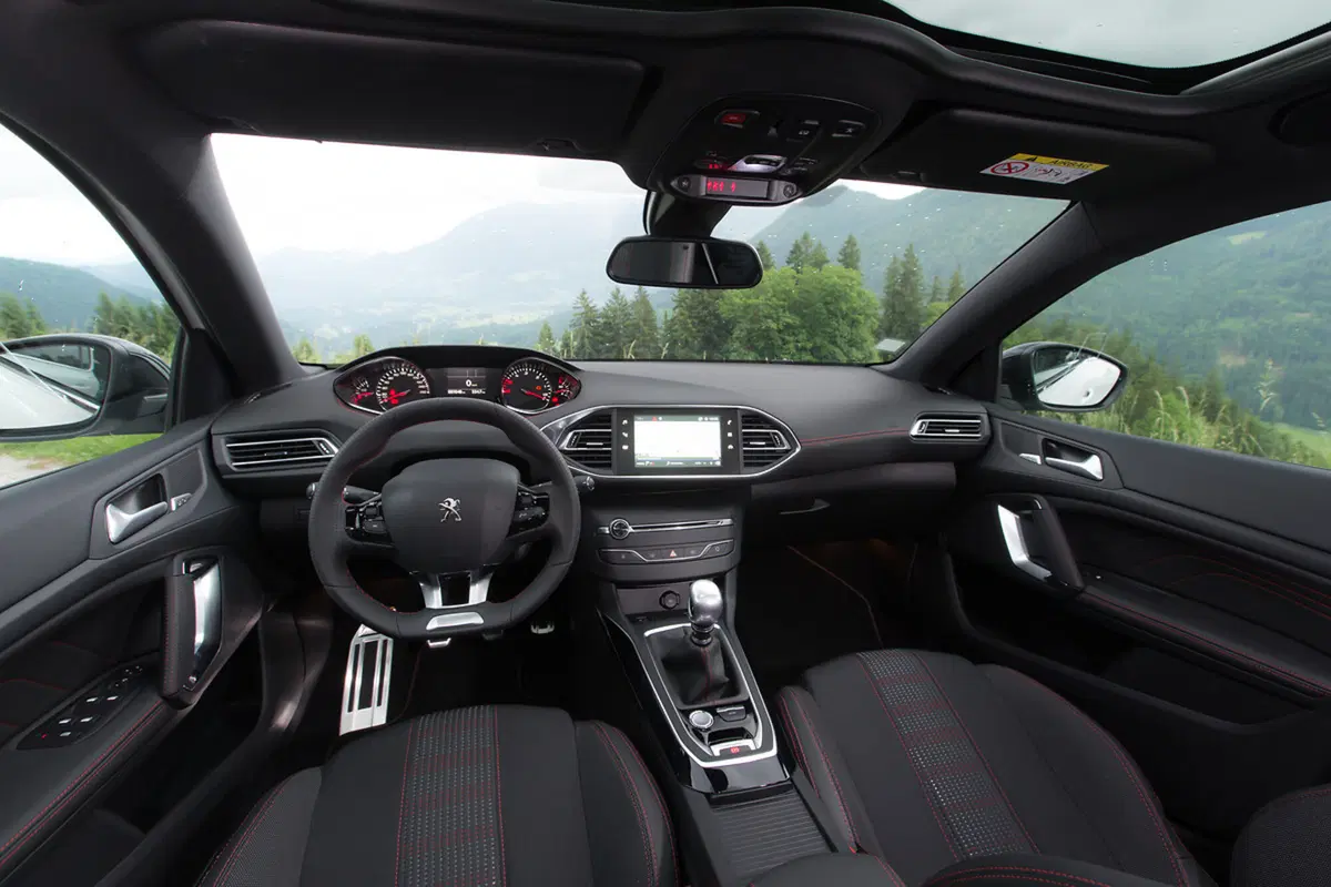 Peugeot 308 restyling 2017, tante novità: look, tecnologia, motore [Video primo test] (2)