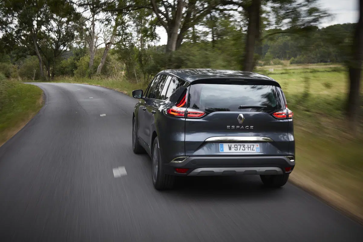 Renault Espace, debutta il motore 1.8 turbo [Video primo test]