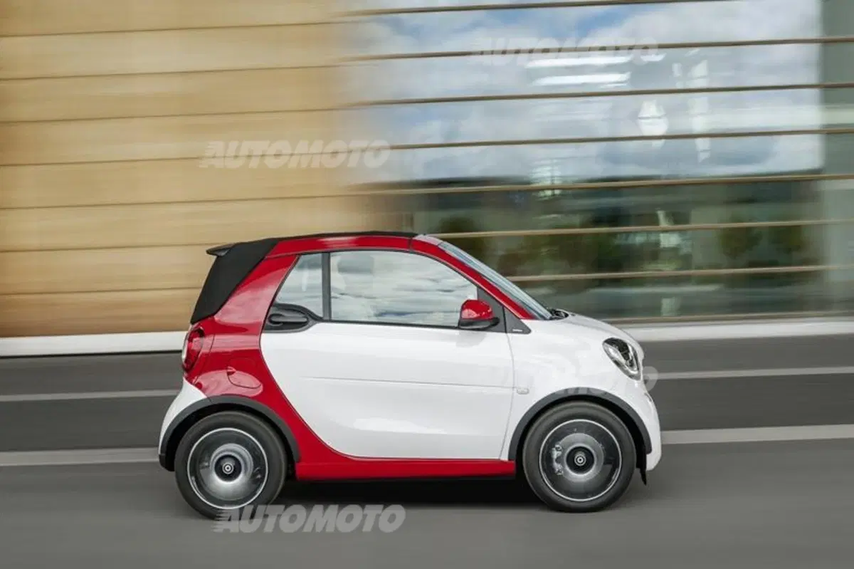Nuova smart fortwo cabrio: lo spirito è quello di sempre (4)