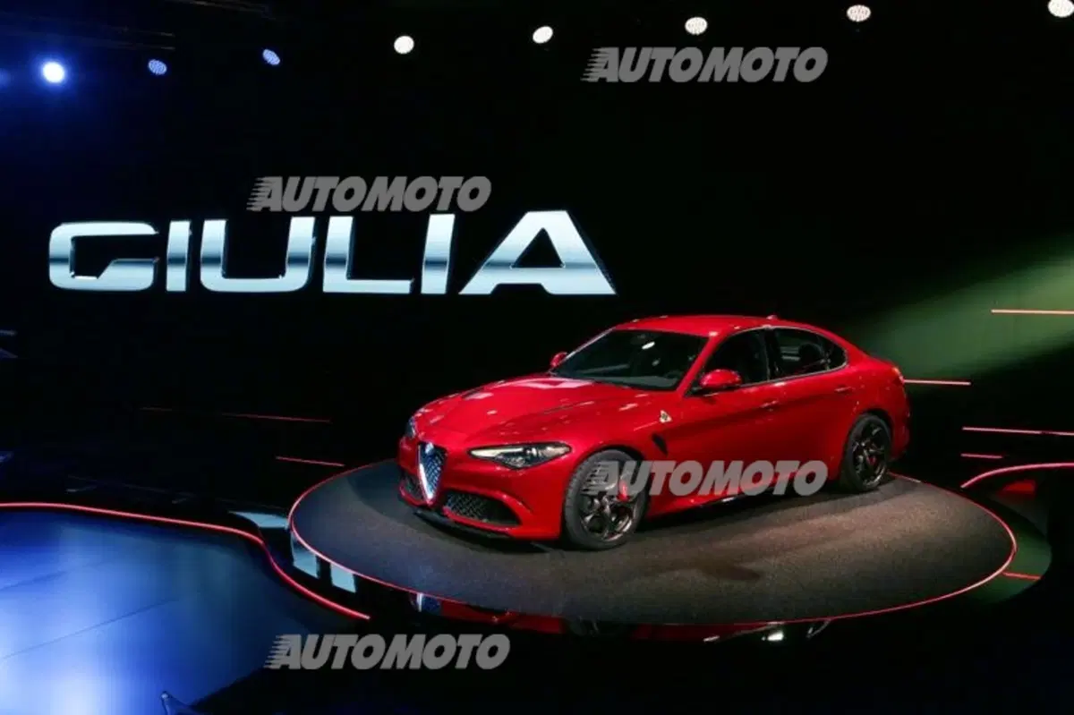 Alfa Giulia in 7’43” al Nürburgring? Sarebbe più veloce di una M4! [Video] (6)