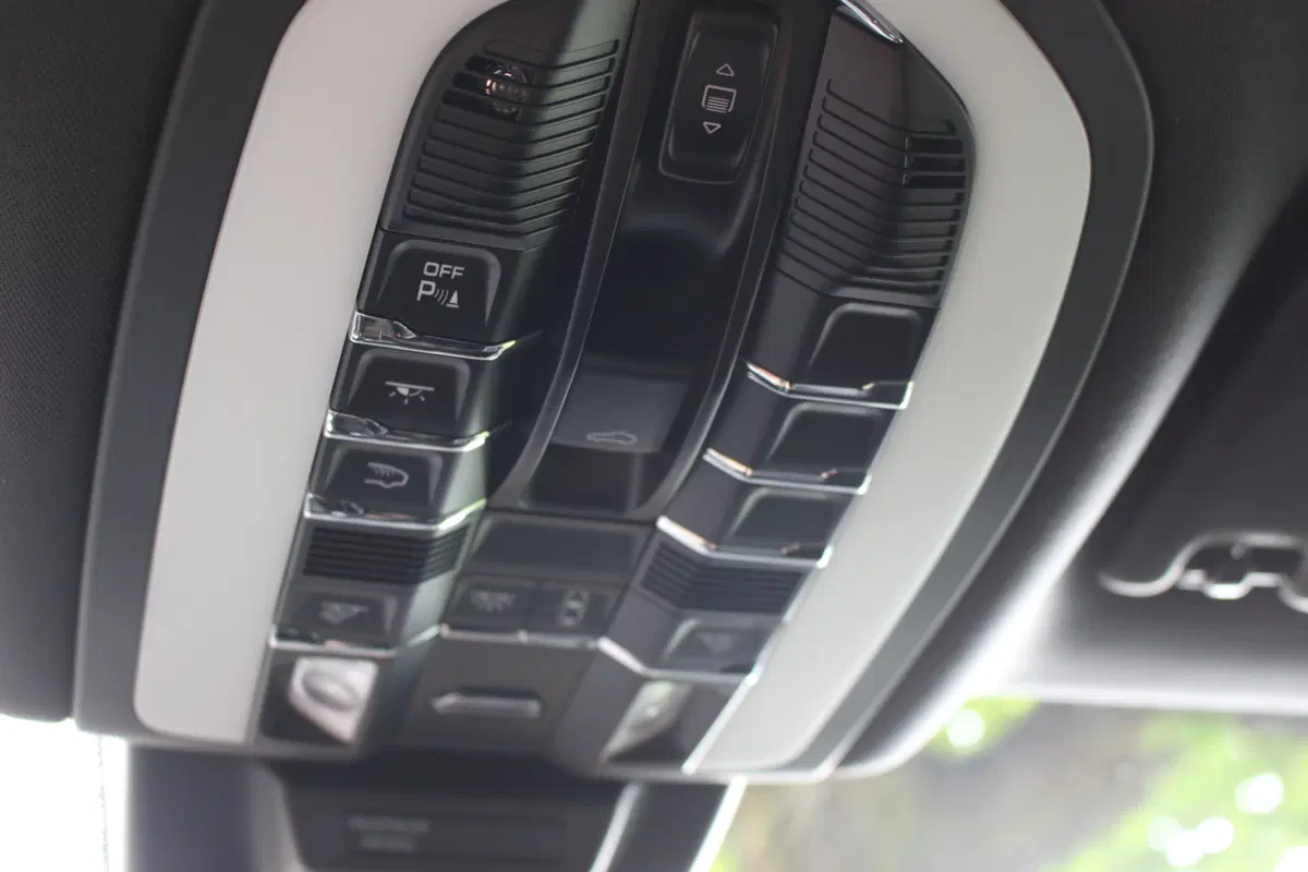 Porsche Macan GTS | Voce da urlo, divertimento puro (23)