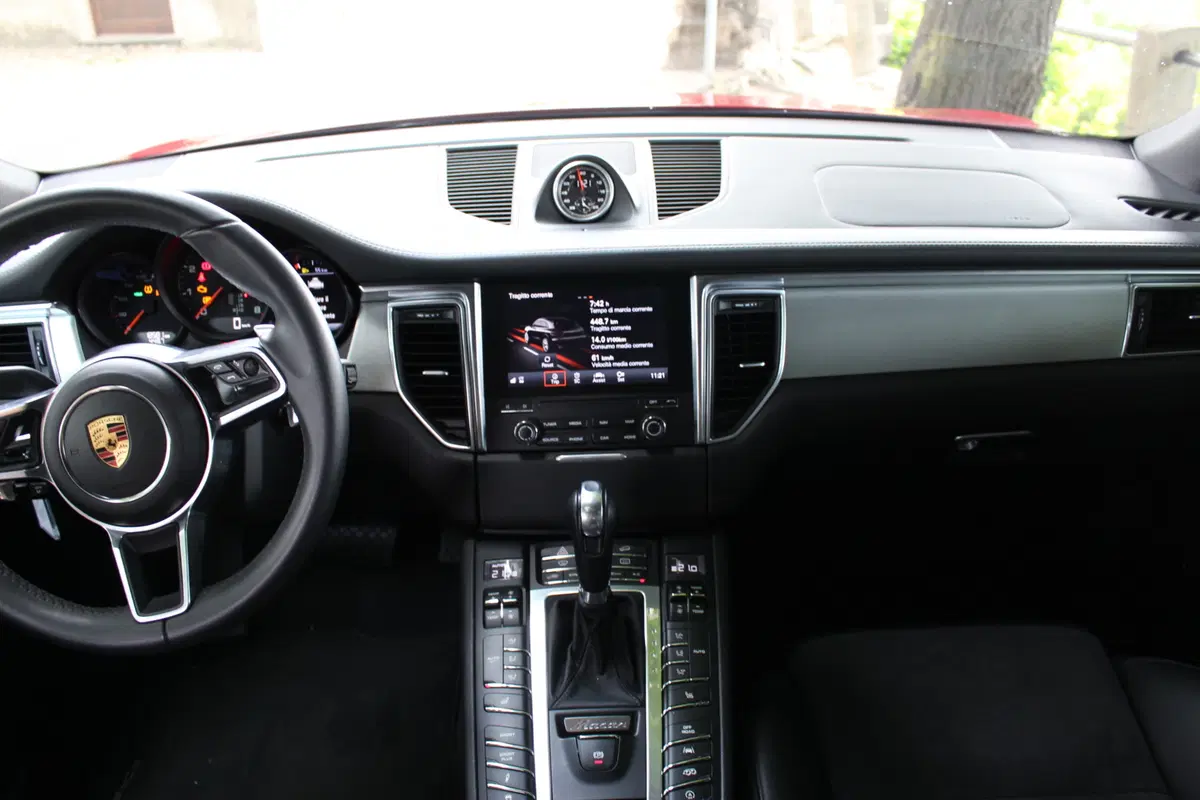 Porsche Macan GTS | Voce da urlo, divertimento puro (10)