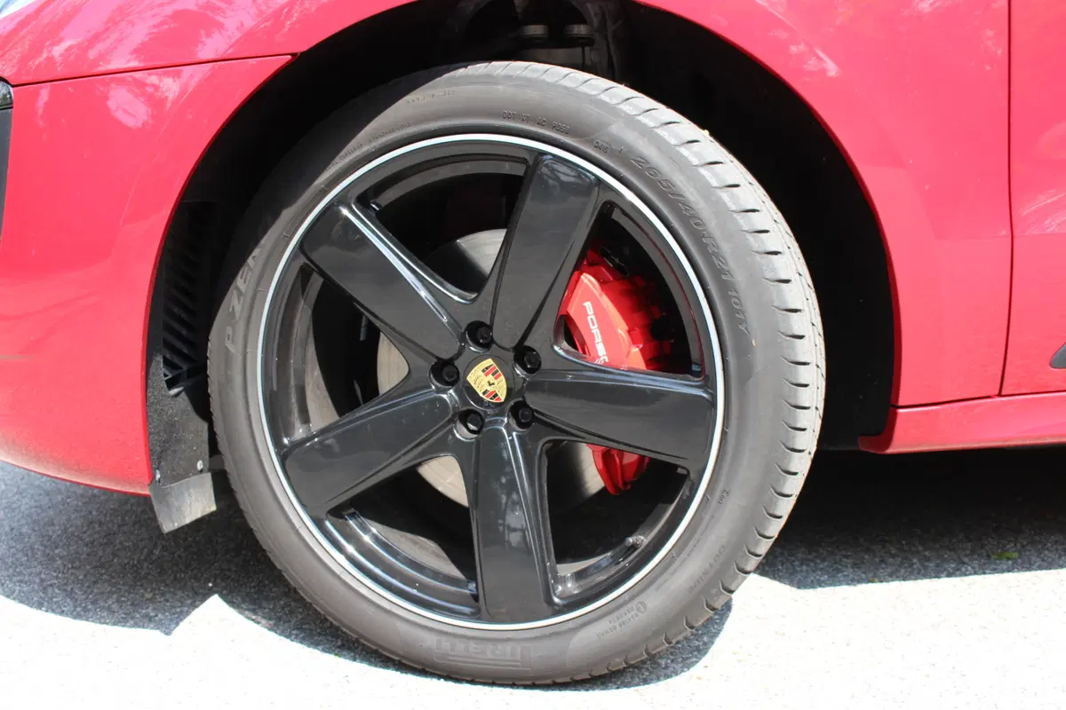 Porsche Macan GTS | Voce da urlo, divertimento puro (6)