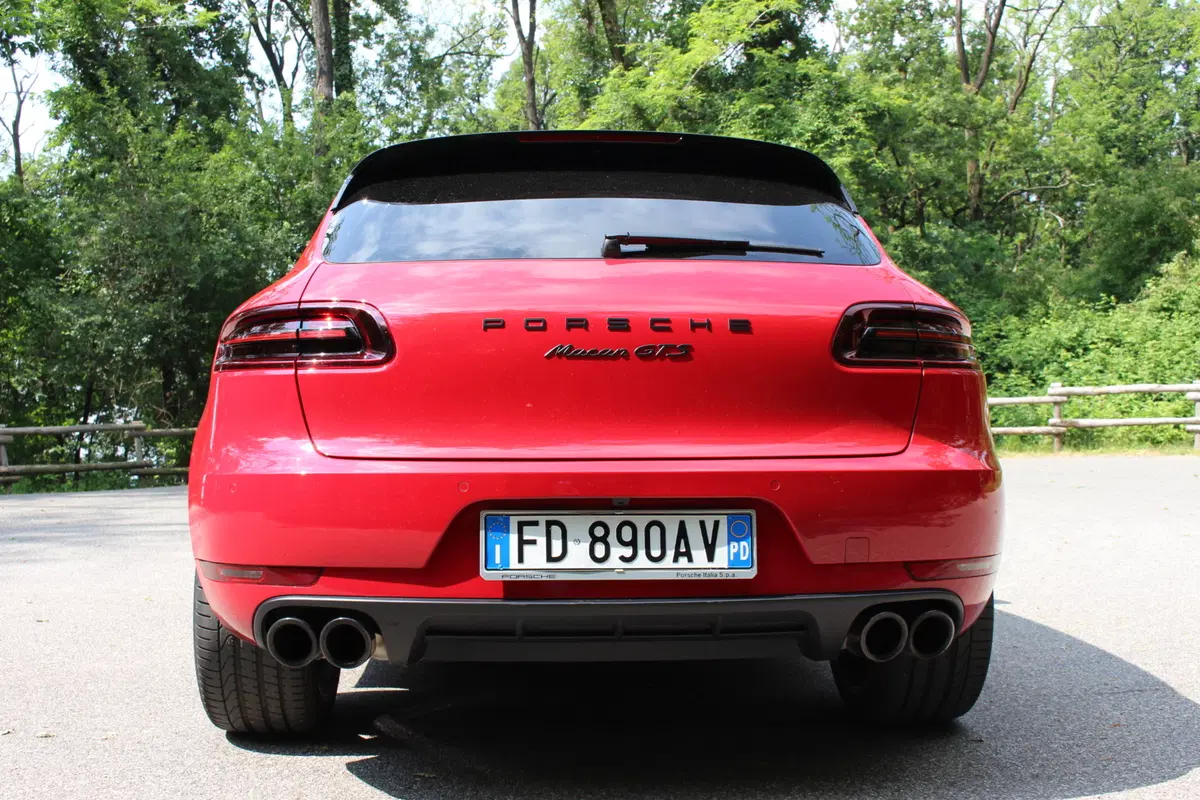 Porsche Macan GTS | Voce da urlo, divertimento puro (5)
