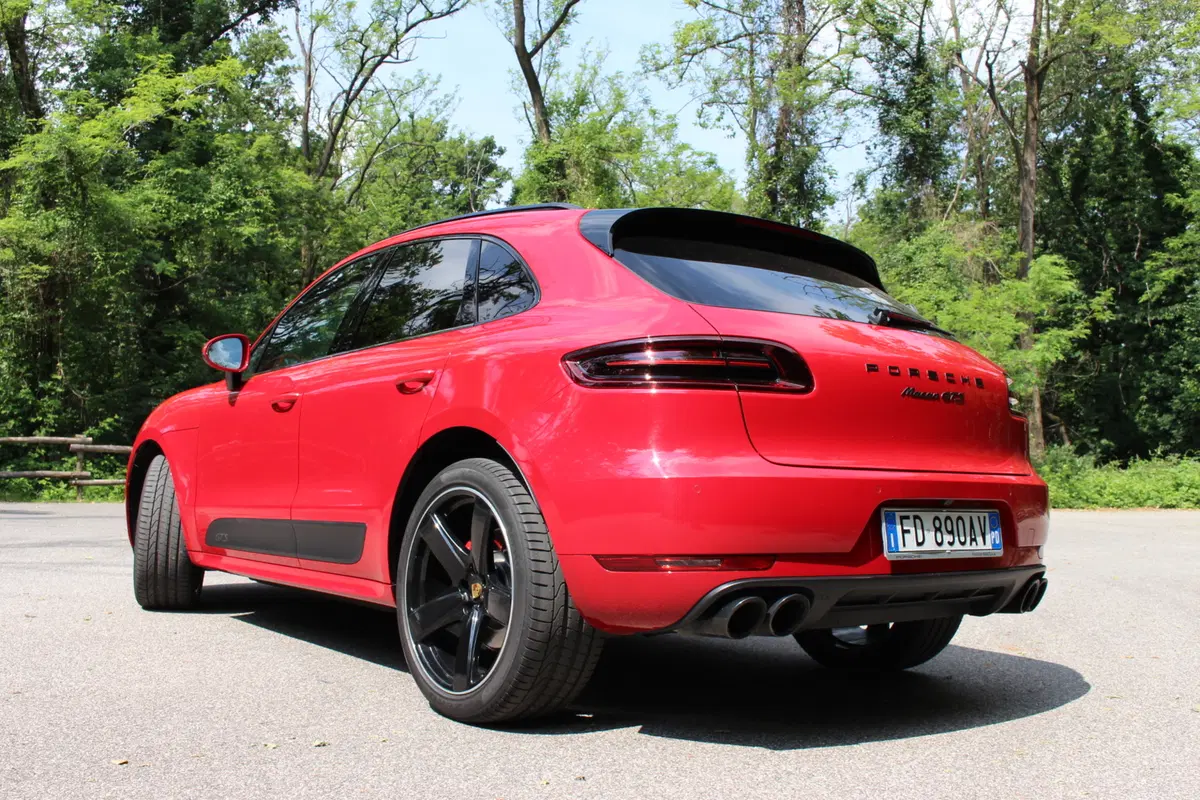Porsche Macan GTS | Voce da urlo, divertimento puro (4)