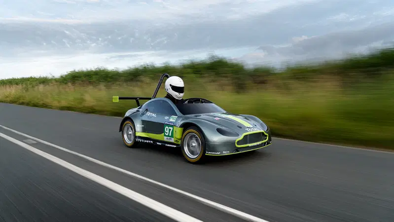 Aston Martin V8 Vantage GTE, una versione speciale alla Red Bull Soapbox Race