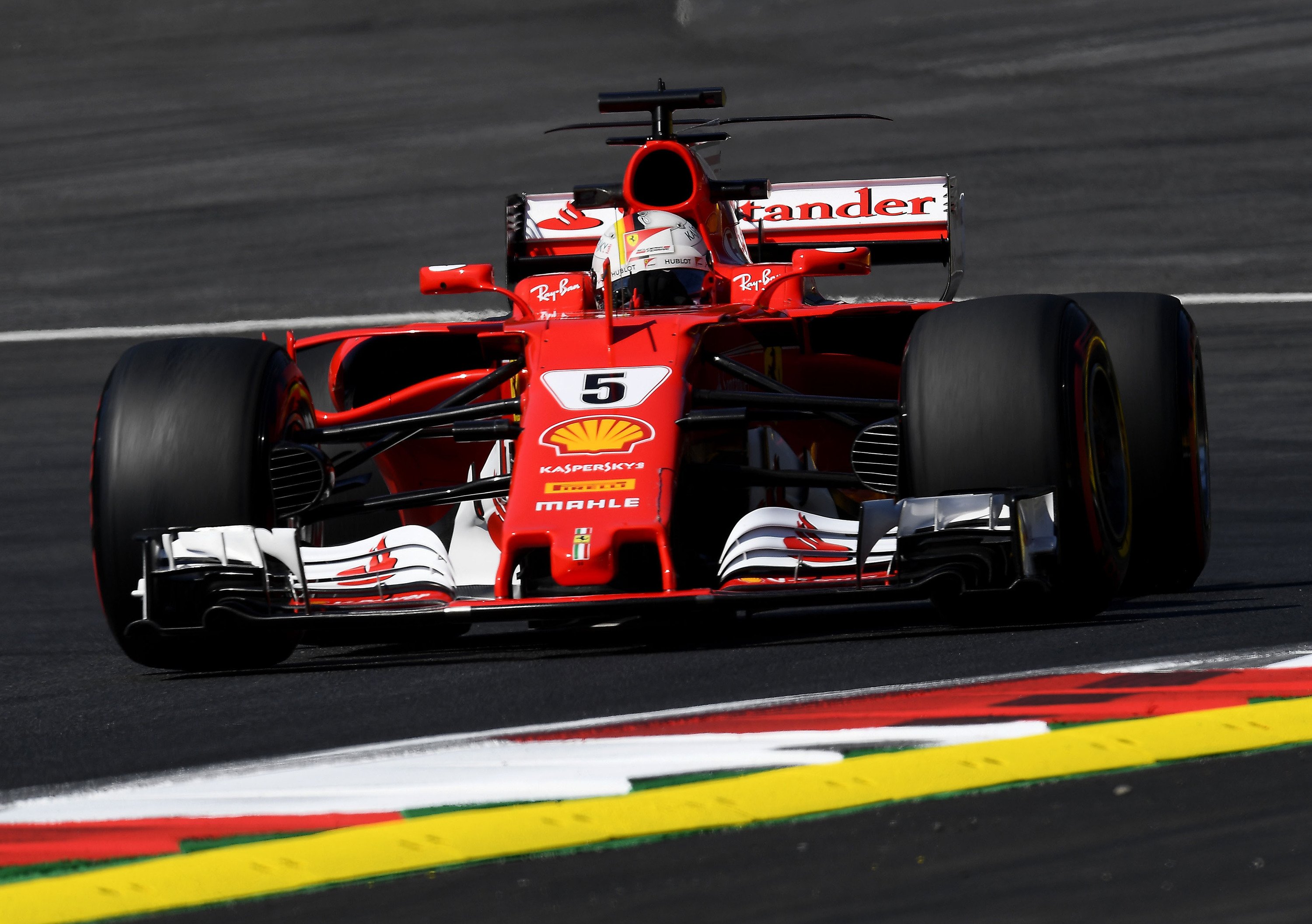 Formula 1: Ferrari-Vettel, accordo da 120 milioni di euro per il rinnovo?