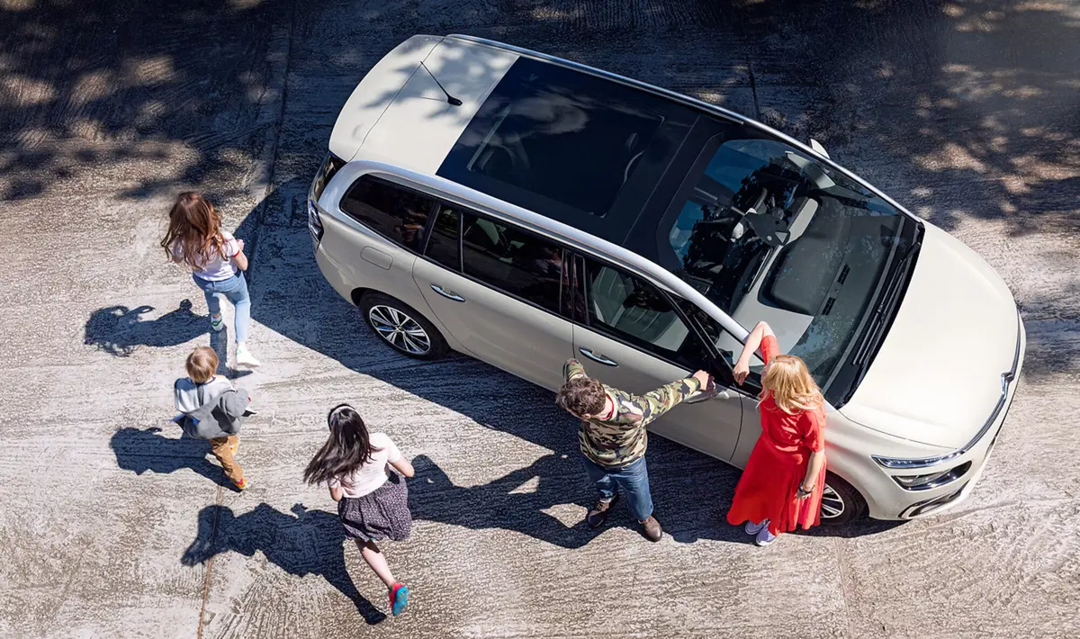 Nuova Citroen Grand C4 Picasso 1.6 BlueHDi 120 CV [Video Test Drive] (12)