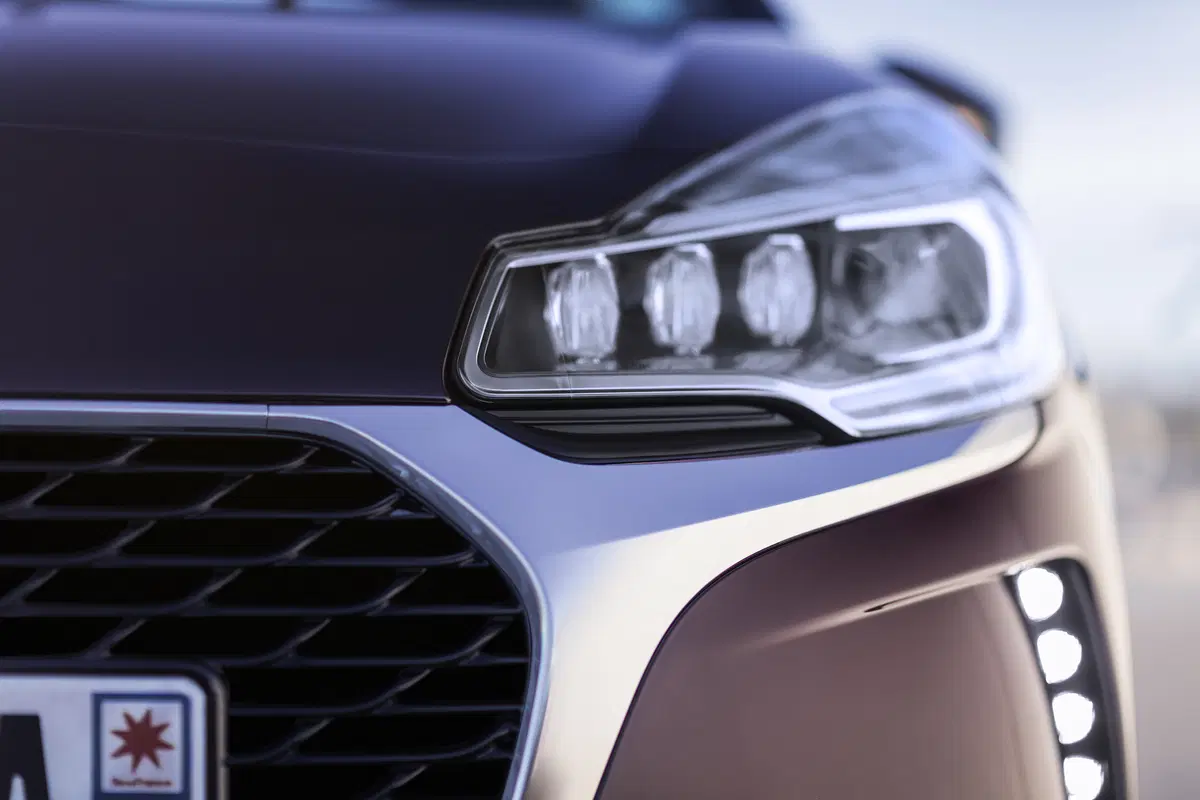 DS3 cabrio, refresh per la compatta sportiva francese (4)